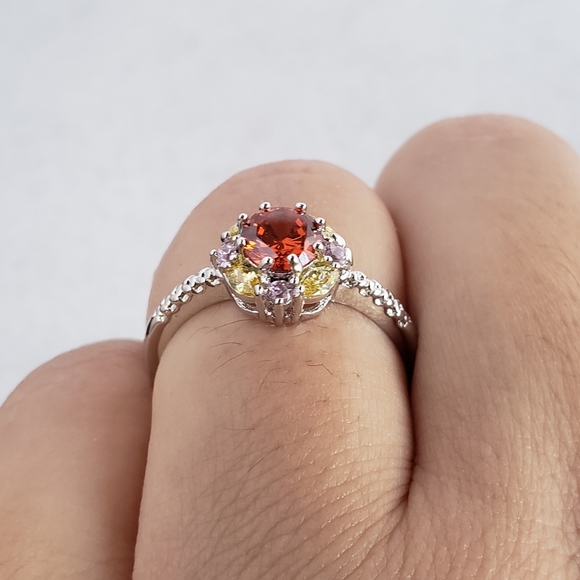 18k Mandala Ring - Picture 8 of 8